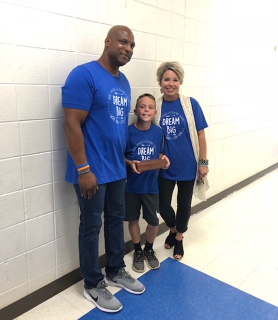 Cross Timbers gets visit from Alton Carter Cross Timbers Elementary